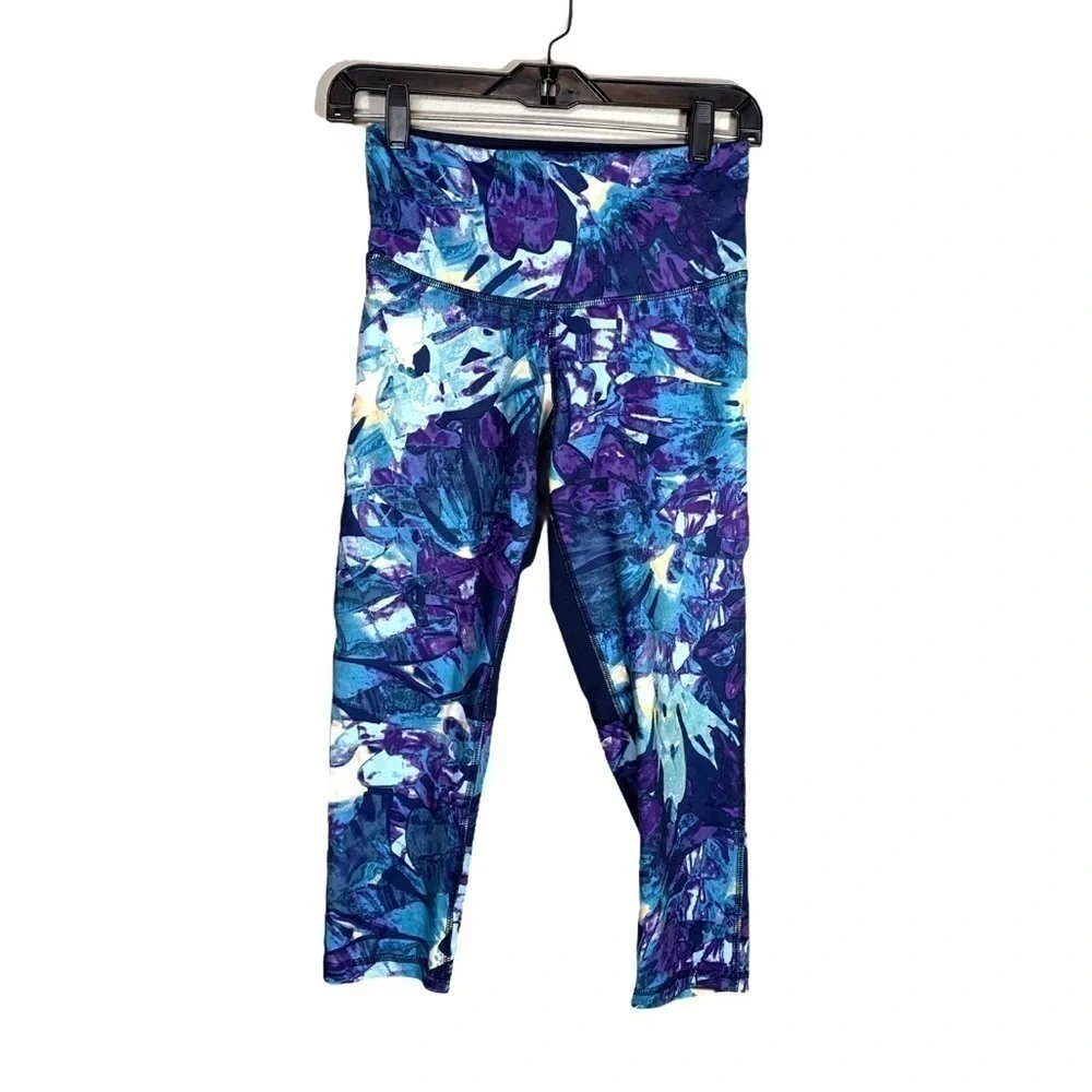 Champion Patterned Mid-Rise Mesh Capri Leggings S